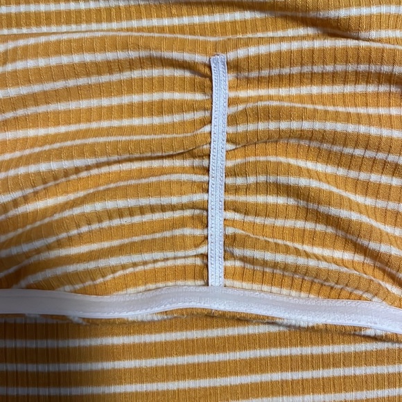 Yellow and white crop top - Picture 3 of 4